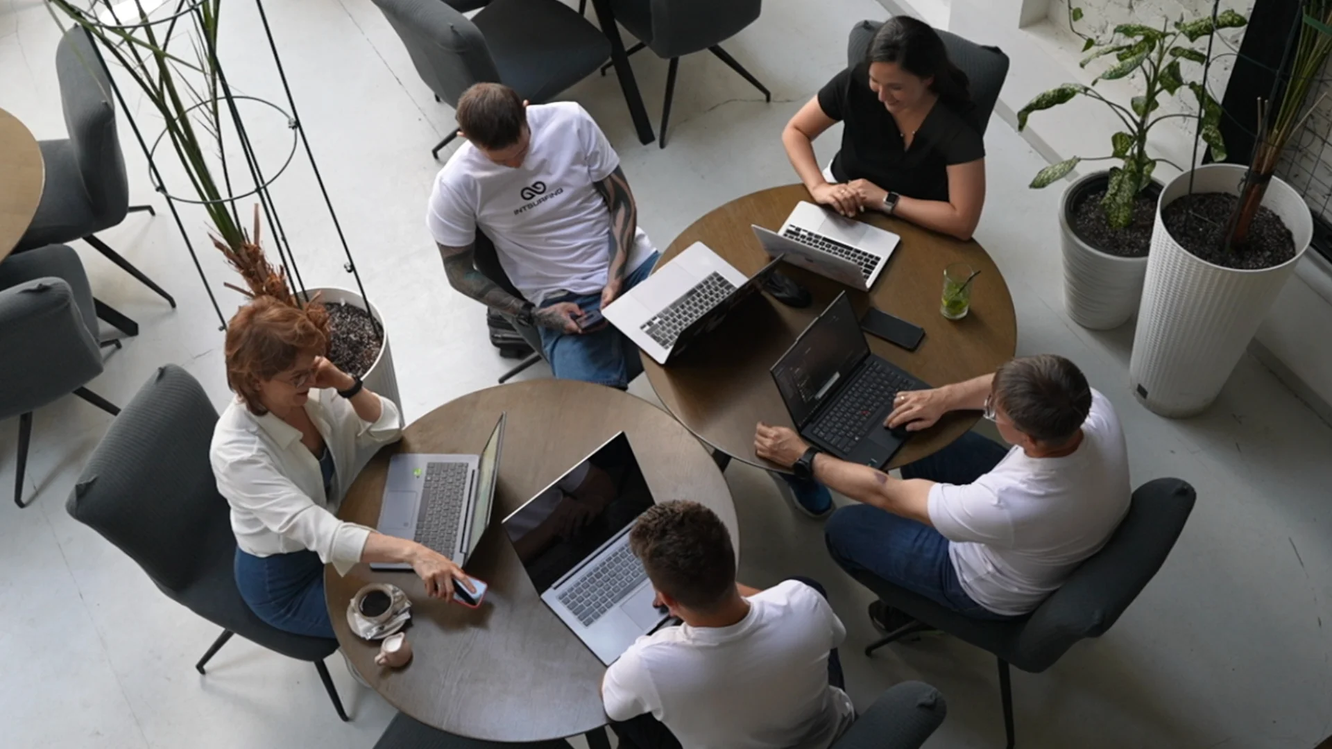 Hire data architects from Ukraine Eastern europe data engineers | Intsurfing